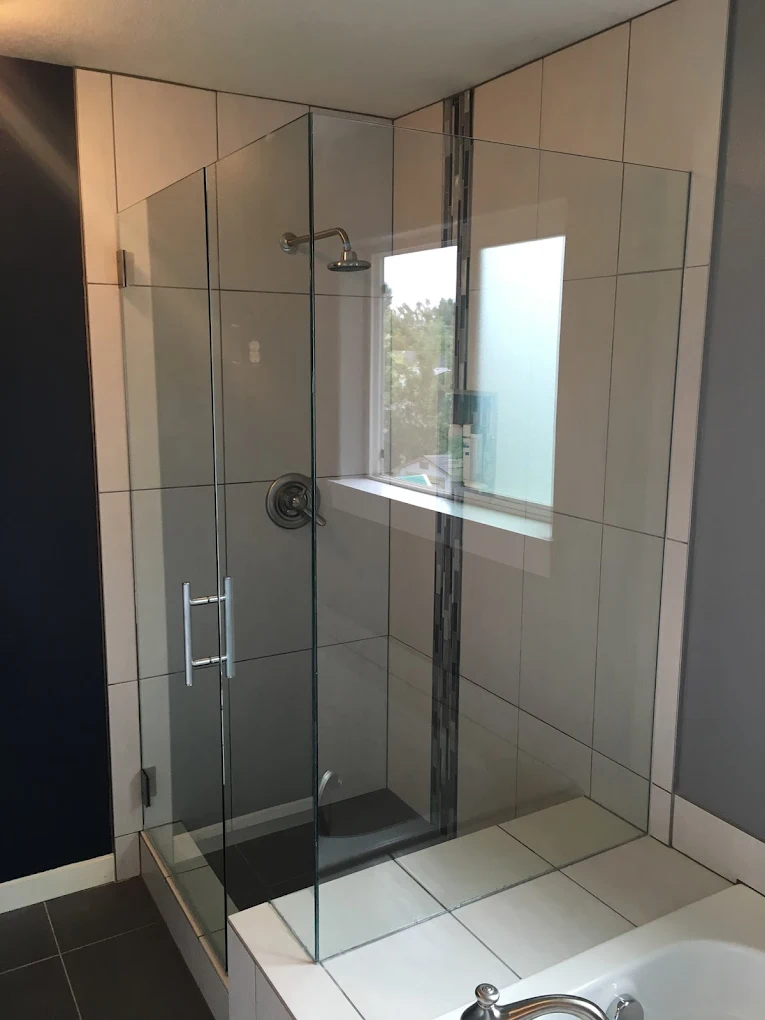 Light-tile shower and soaking tub
